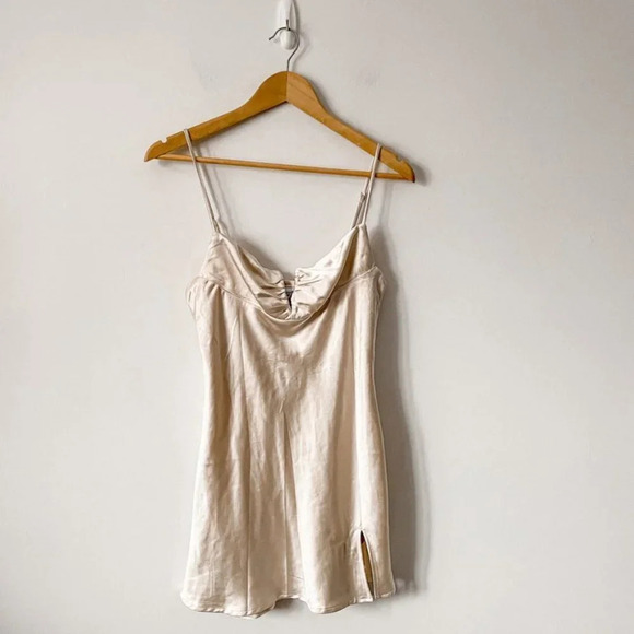 Princess Polly Hewlett Mini Dress Champagne Satin Size 4 - Picture 5 of 10